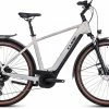 Cube Touring Hybrid Pro 625 Pearlysilver N Black Vélo Trekking électrique Homme -Equipement Soldes Boutique 631112 Cube Touring Hybrid Pro 625 pearlysilver n black 2023 E Bike Trekkingrad Herren 0 1280x1280 2